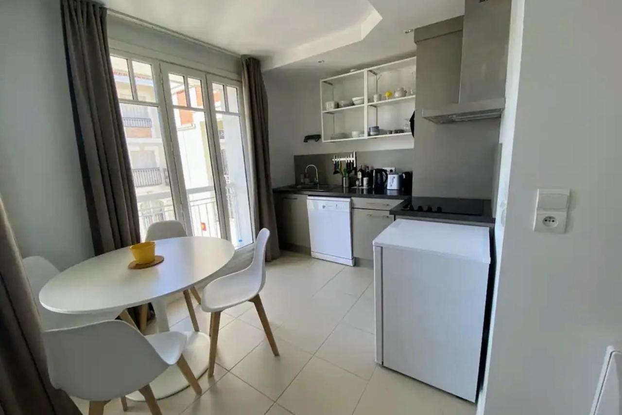 Cocoon 45 M With Balcony Near The